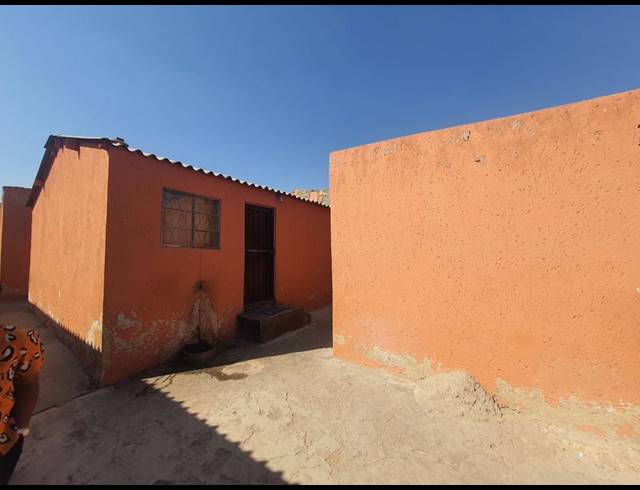 7 BEDROOM HOUSE FOR SALE IN TEMBISA EXT 7